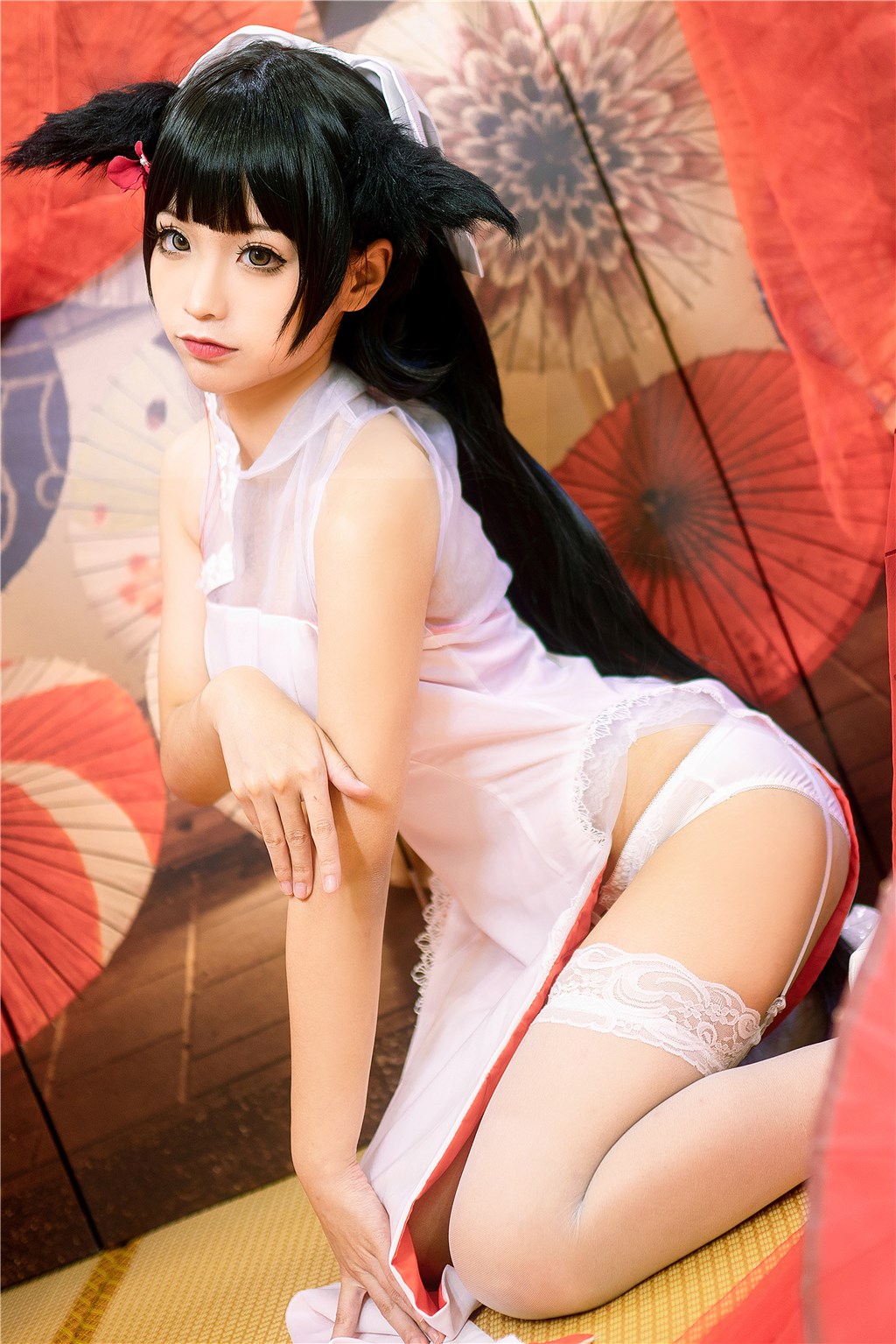 夜店醉语私享录：红星在高档酒局中与国际名媛共度的那段充满挑逗气息的情话