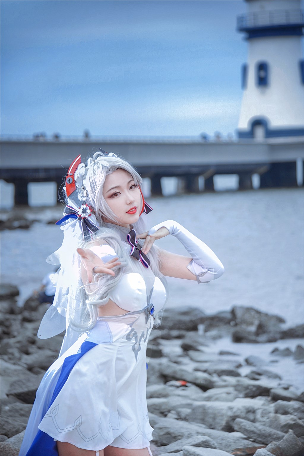 夜幕幽魂：挖掘明星情感世界中那段被时间封存的血色交易内幕，夜幕惊魂结局是什么