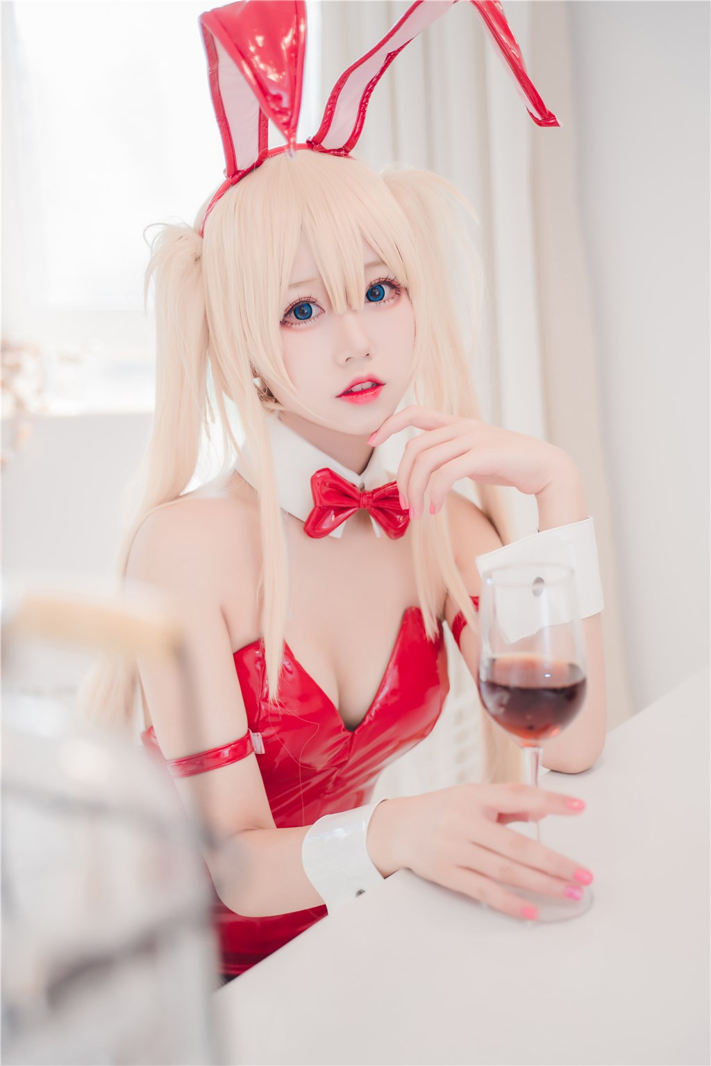 私密酒会惊魂：红星在精致会所中与风情异性共谱的惊艳夜话，什么是私密酒店